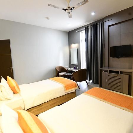 Hotel Jataka Inn Bodh Gaya Dış mekan fotoğraf