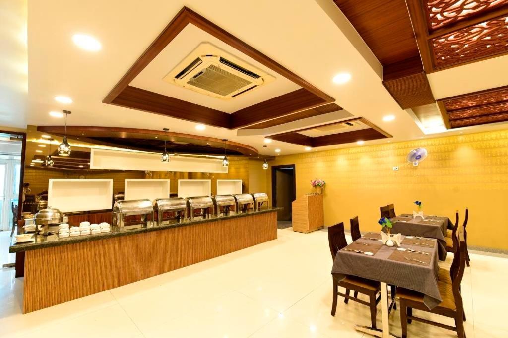 Hotel Jataka Inn Bodh Gaya Dış mekan fotoğraf