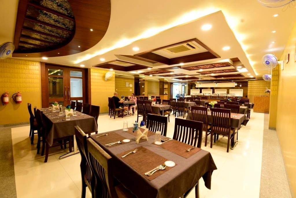 Hotel Jataka Inn Bodh Gaya Dış mekan fotoğraf