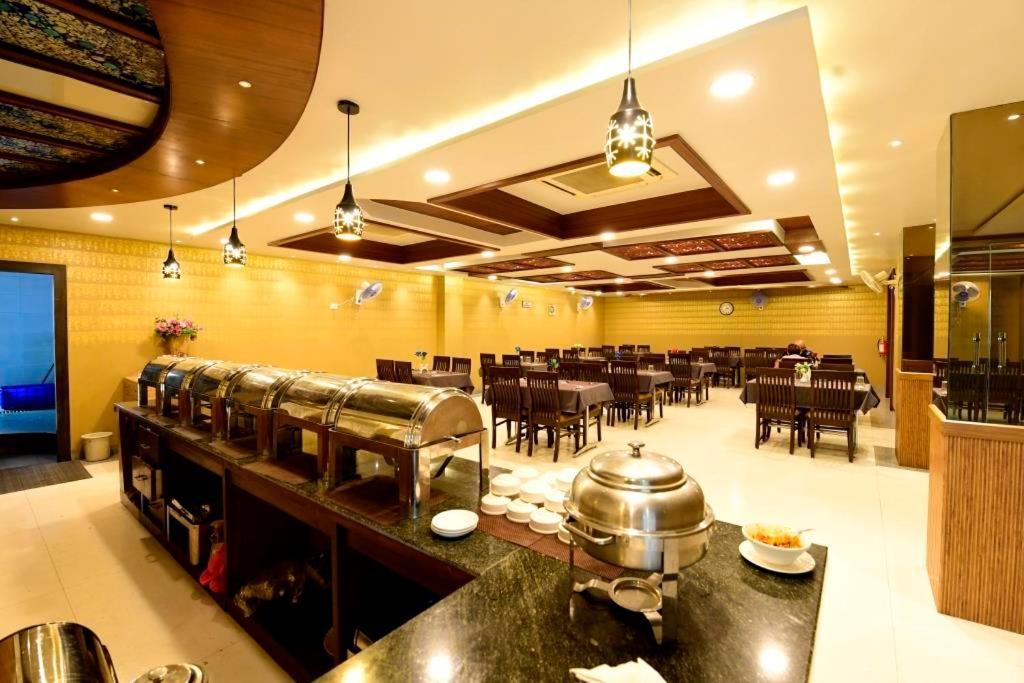 Hotel Jataka Inn Bodh Gaya Dış mekan fotoğraf