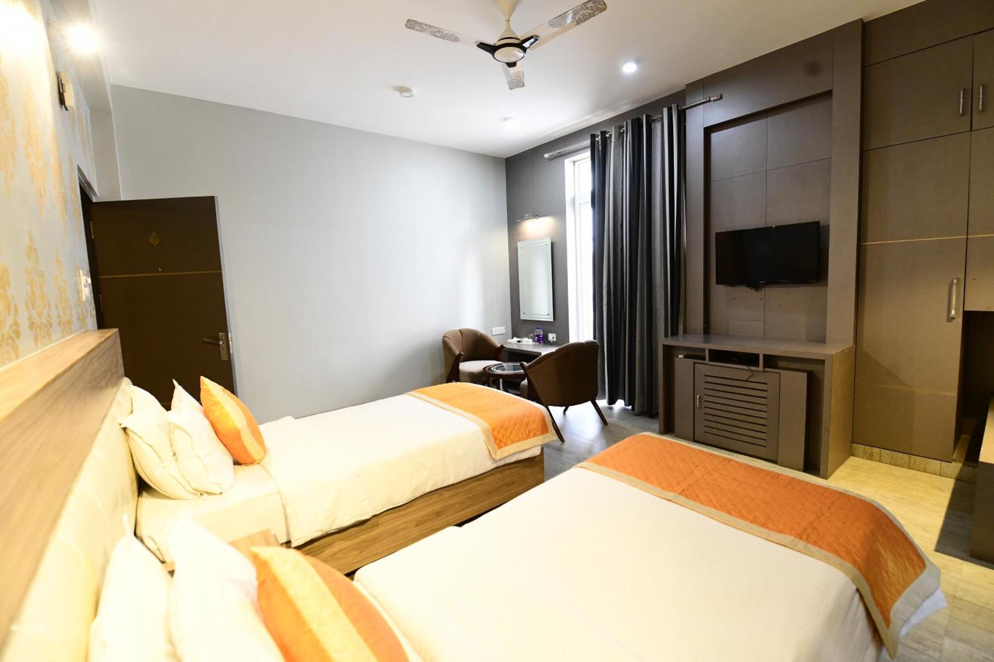 Hotel Jataka Inn Bodh Gaya Dış mekan fotoğraf